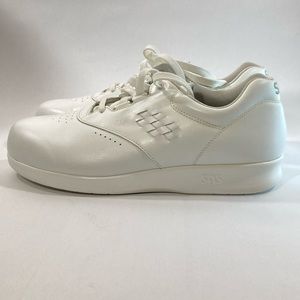 Ladies SAS Free Time white leather tennis shoes 9 W